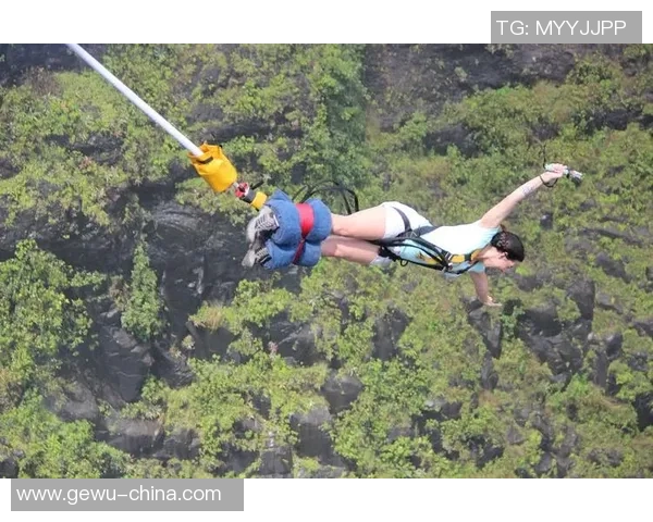 西安攀岩队的力量揭秘:挑战极限的勇气与坚持 西安攀岩队的力量揭秘:挑战极限的勇气与坚持
